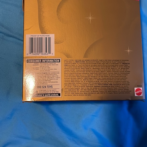 VINTAGE AVON WINTER RHAPSODY BARBIE SPECIAL EDITION 1996 - Picture 5 of 6